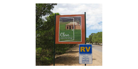 singage 02 - town welcome signs set of 4 - district council of cleve 